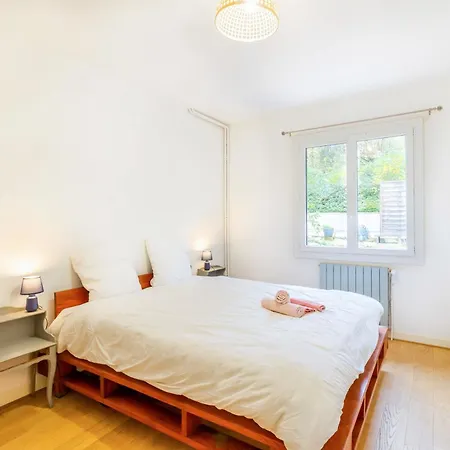 La Gardere - *
